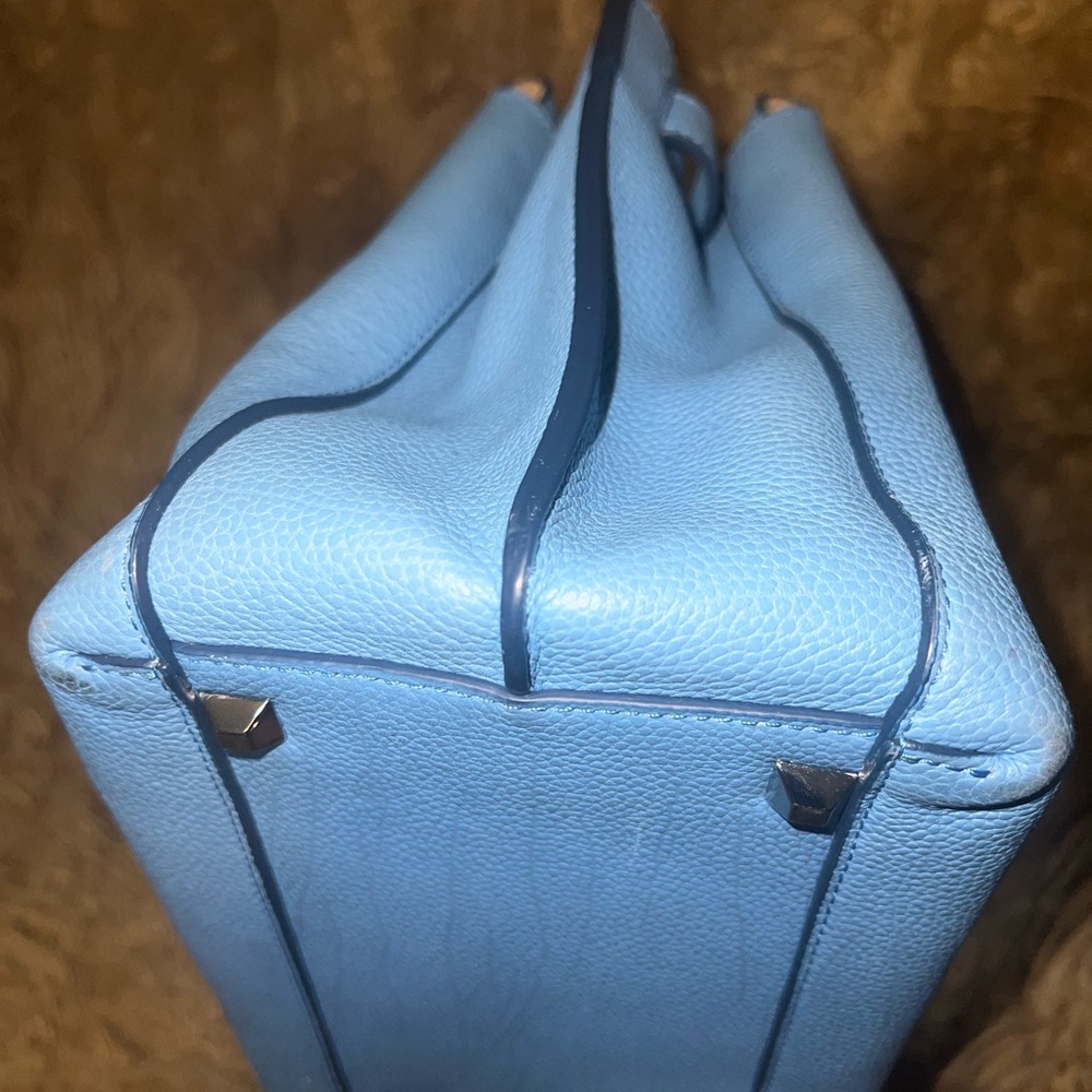 MCM Grained Calfskin Medium Milla Tote - Picture 7 of 16